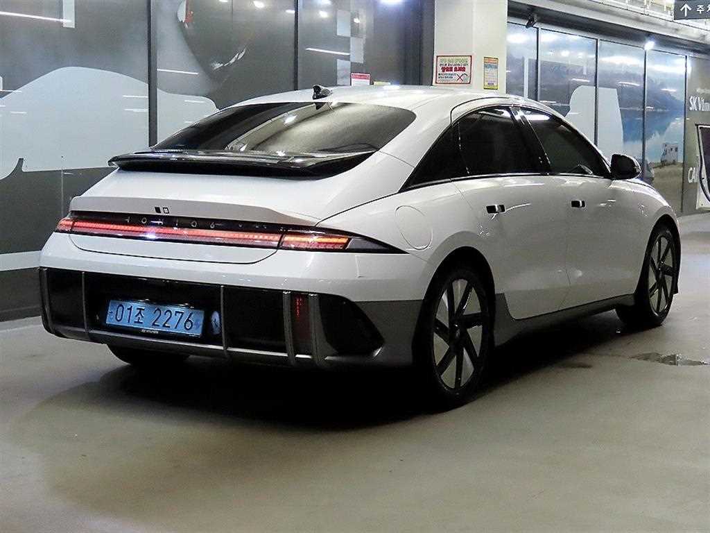 HYUNDAI Ioniq 6 - Vista 4