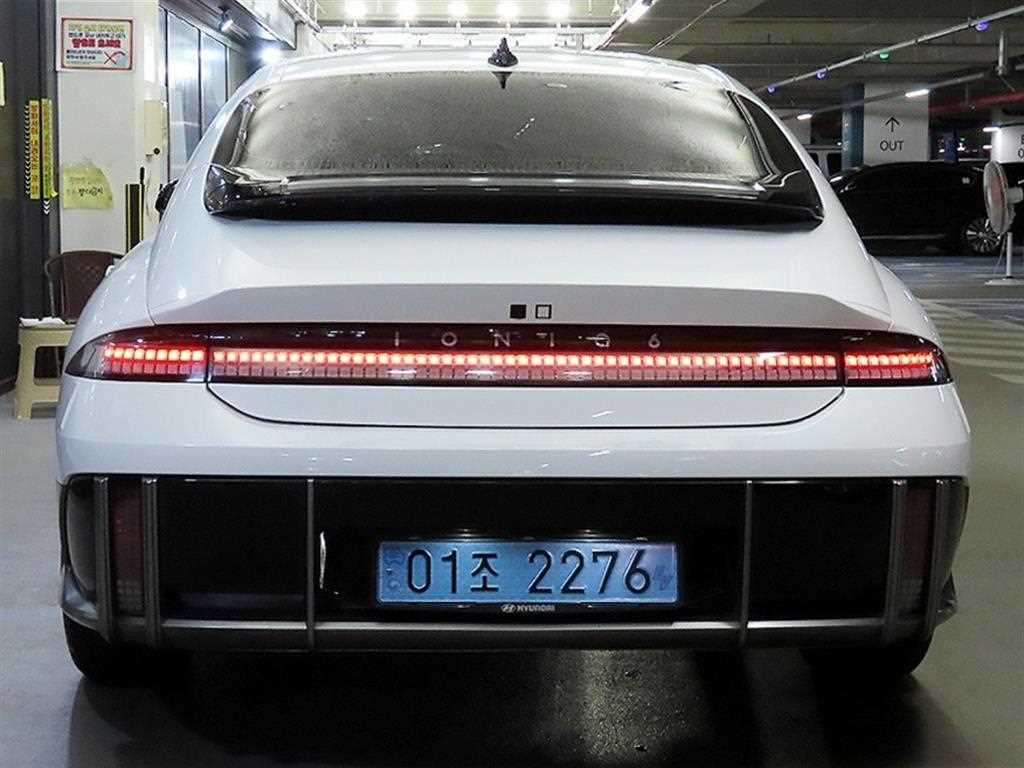 HYUNDAI Ioniq 6 - Vista 5