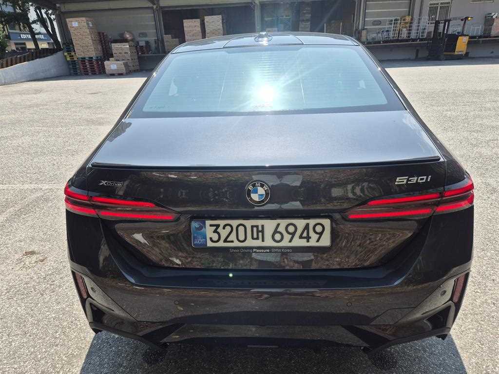 BMW 5 Series - Vista 4