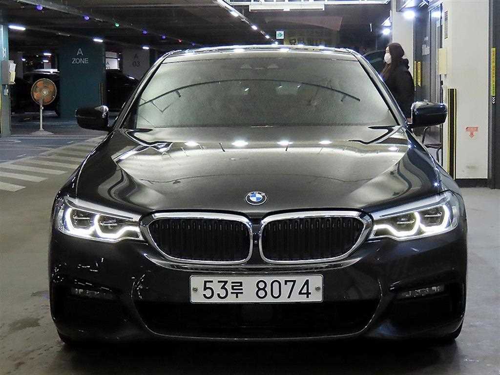 BMW 5시리즈 530i xDrive M 스포츠 플러스 사진 2/20