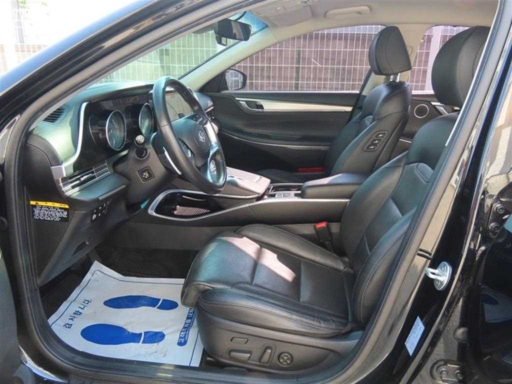 HYUNDAI Grandeur - Vista 5