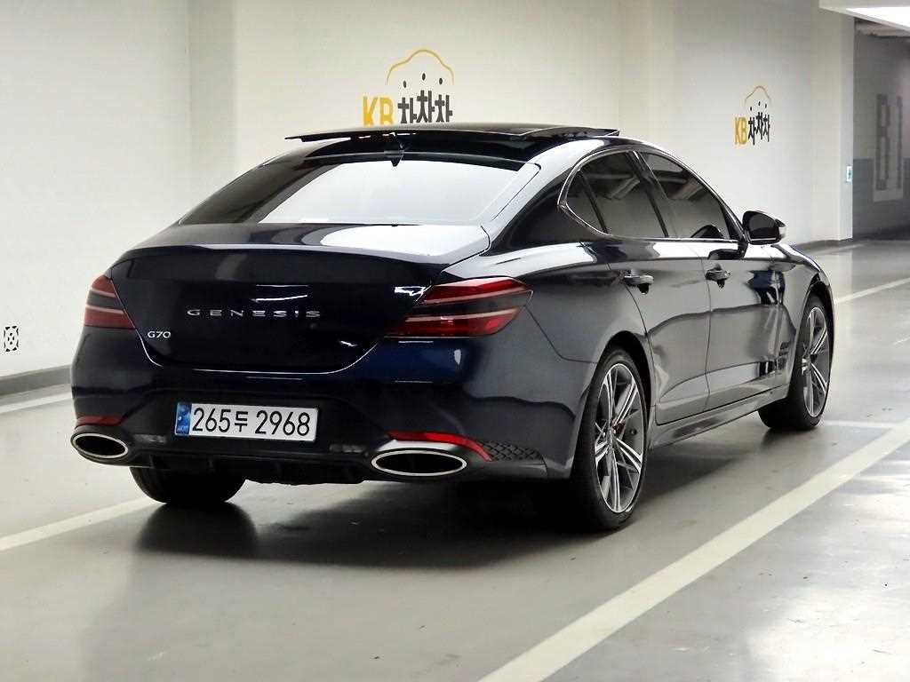 Genesis G70 - Vista 4