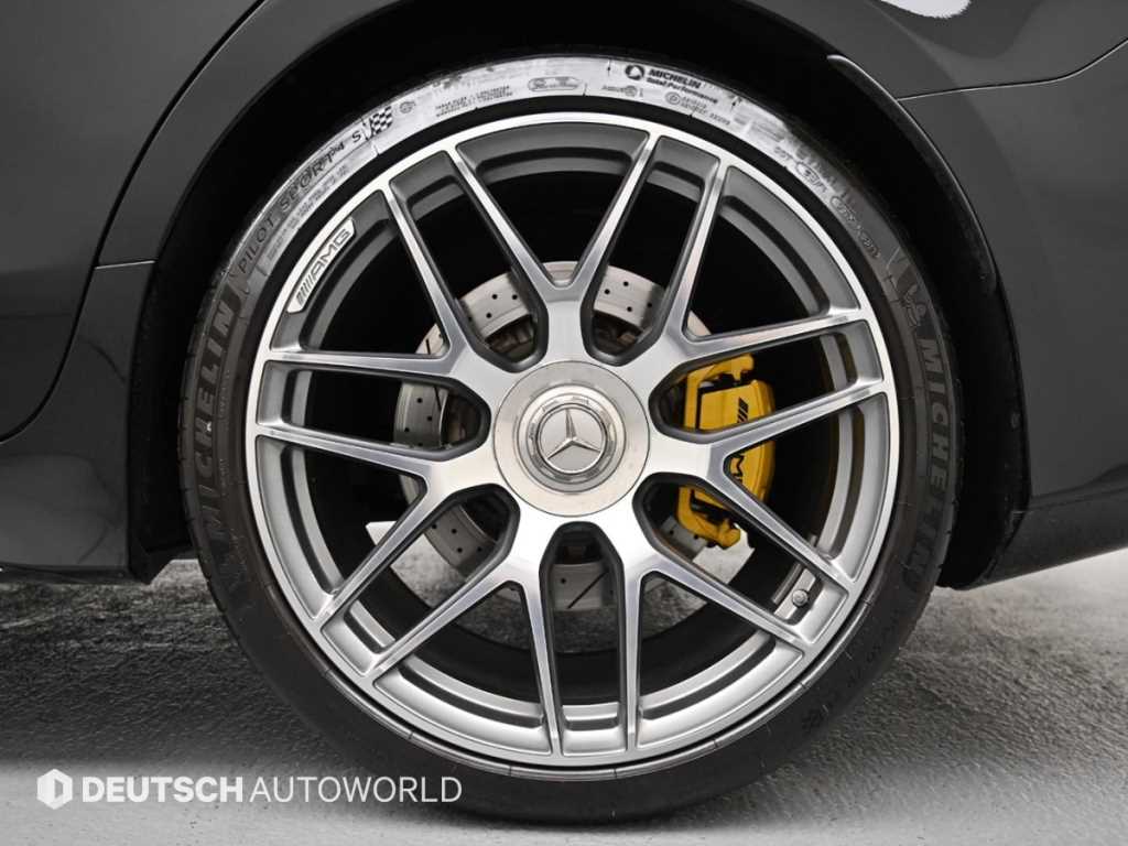 Mercedes Benz AMG GT - Vista 5