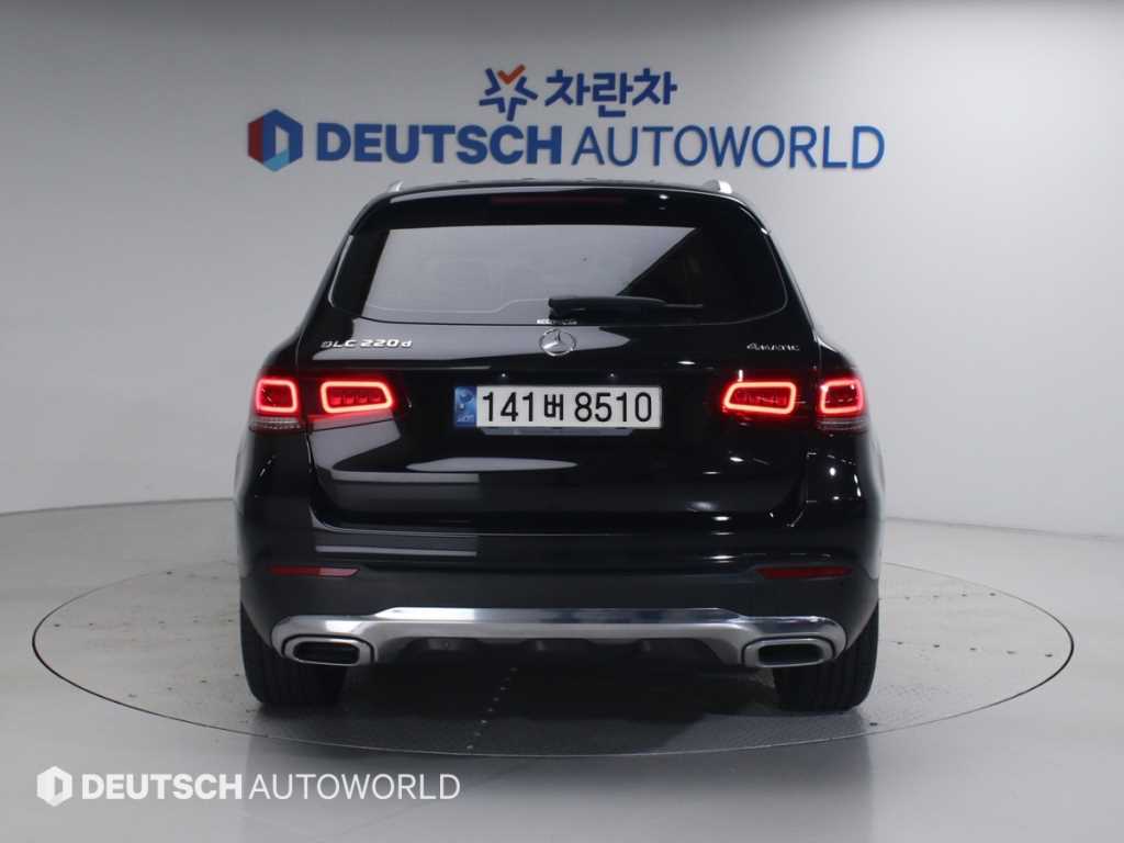 Mercedes Benz GLC Class - Vista 4