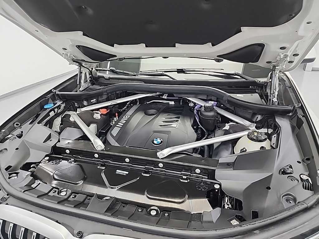 BMW X7 - Vista 5
