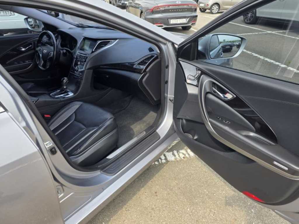 HYUNDAI Grandeur - Vista 5