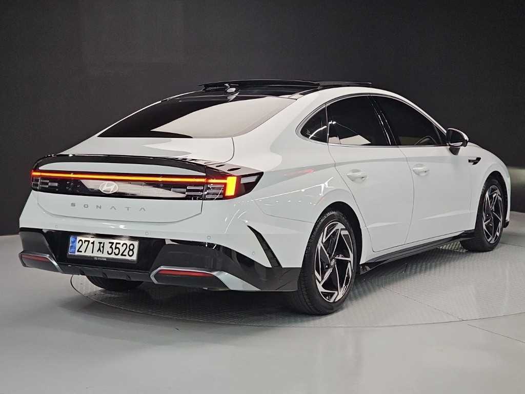 HYUNDAI Sonata - Vista 4