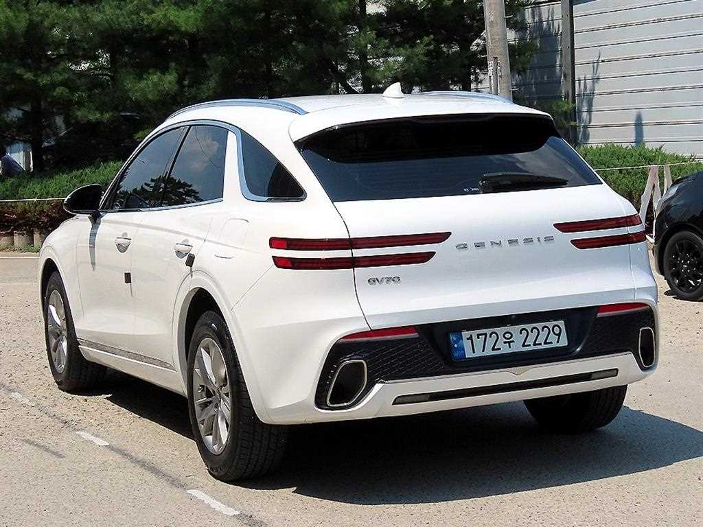 Genesis GV70 - Vista 4