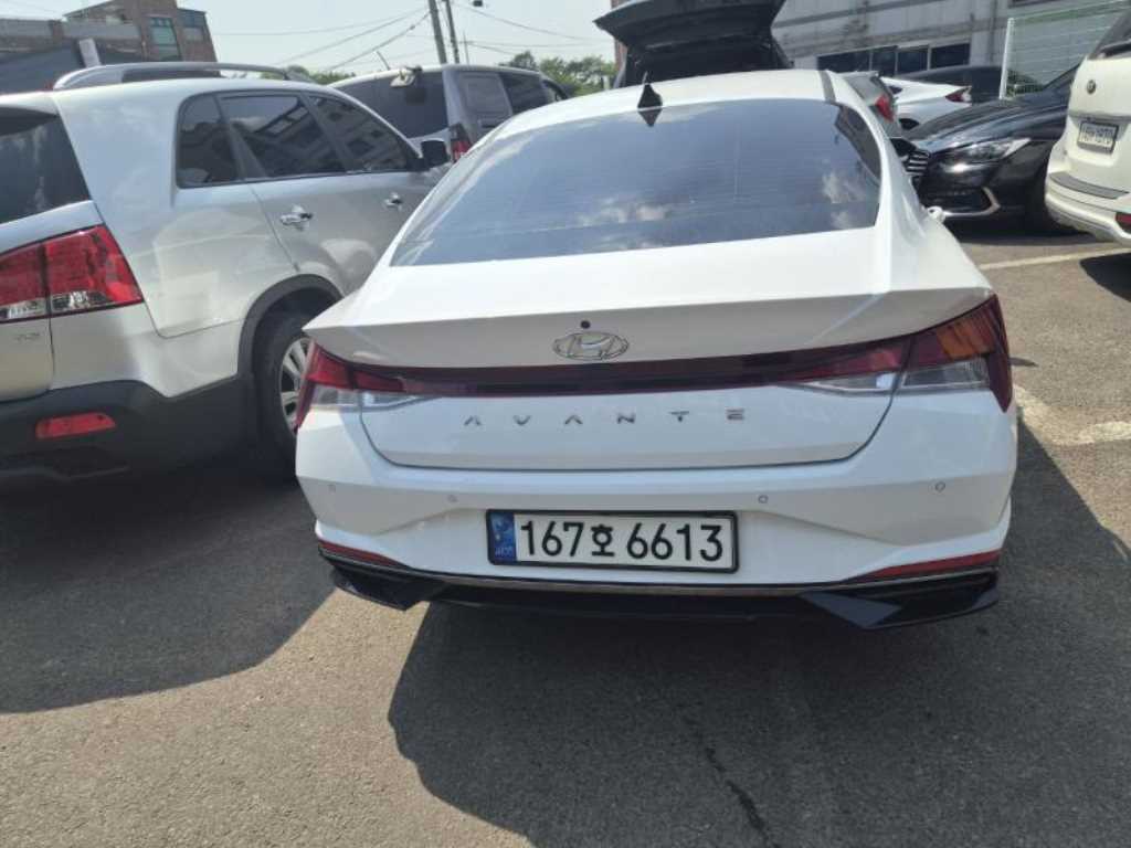HYUNDAI Avante - Vista 4