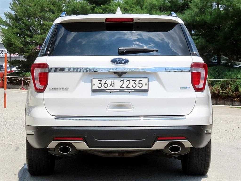 Ford Explorer - Vista 4