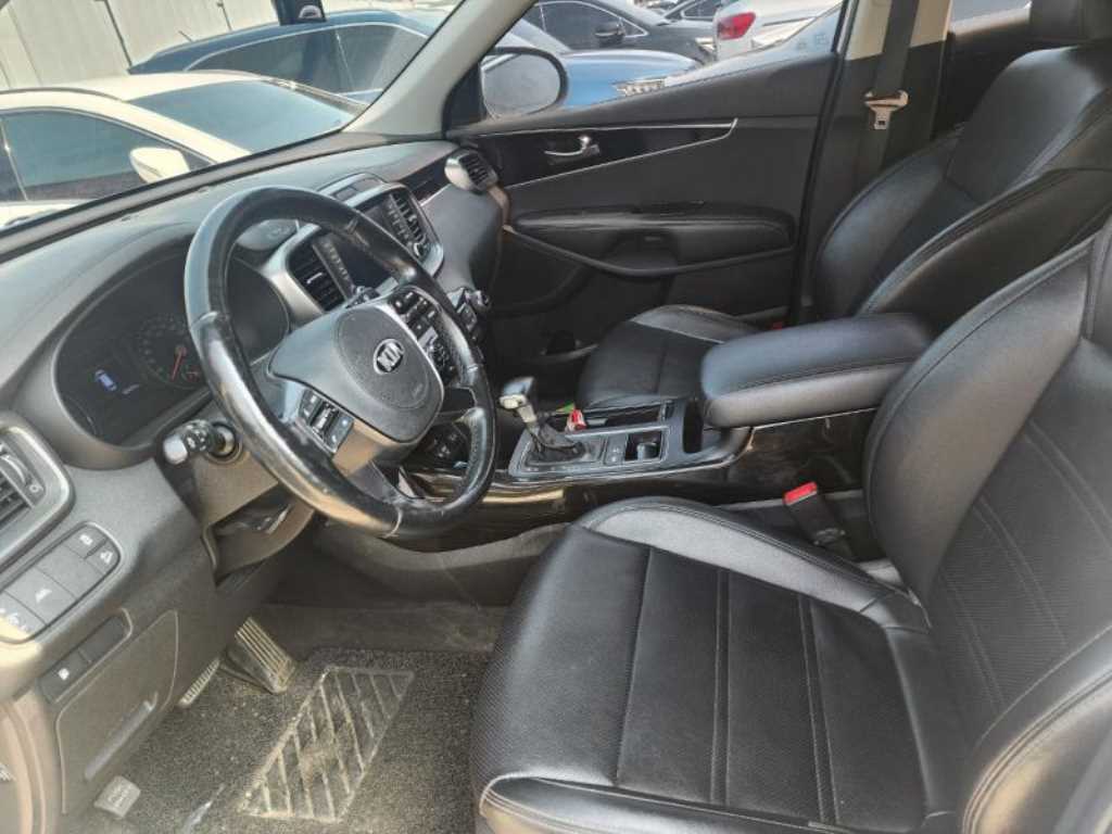 KIA Sorento - Vista 5