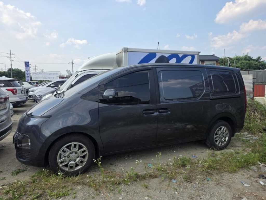 HYUNDAI Staria - Vista 5
