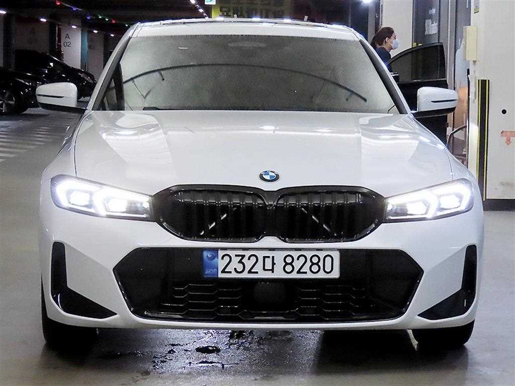 BMW 3시리즈 320i M 스포츠 사진 2/20