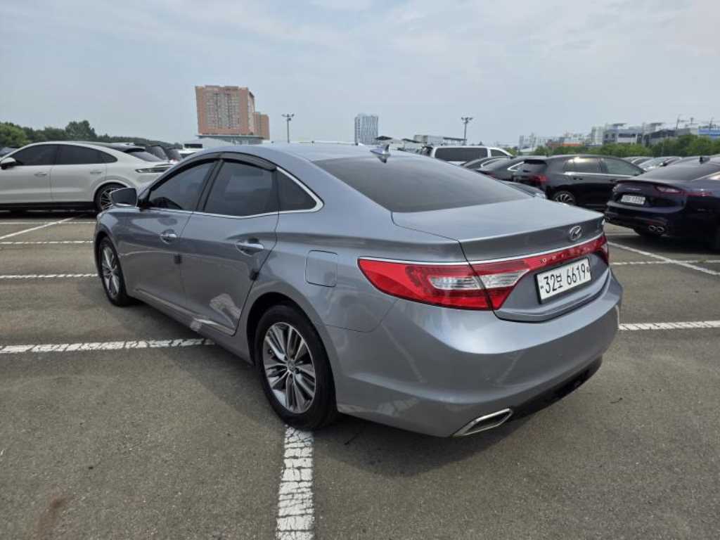 HYUNDAI Grandeur - Vista 4