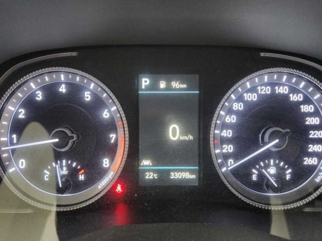 HYUNDAI Sonata - Vista 4