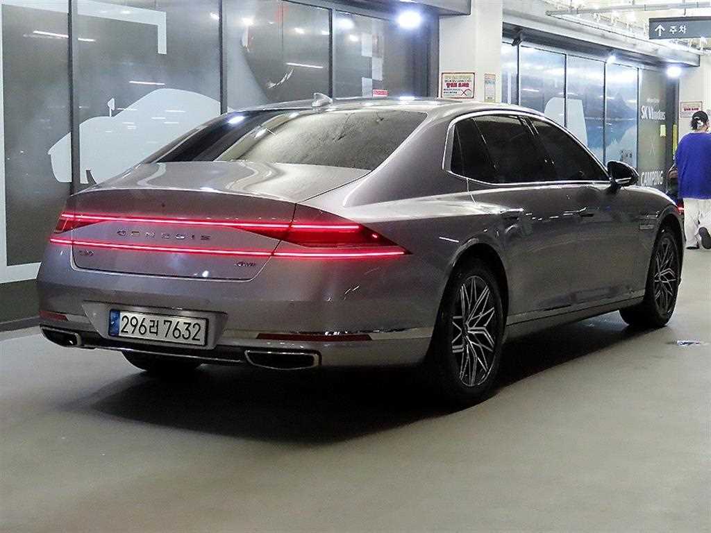 Genesis G90 - Vista 4