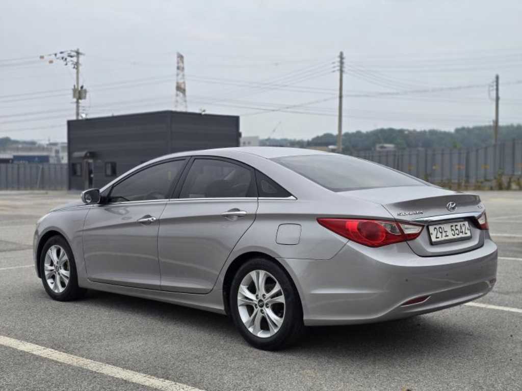 HYUNDAI Sonata - Vista 5