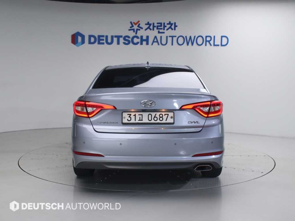 HYUNDAI Sonata - Vista 4