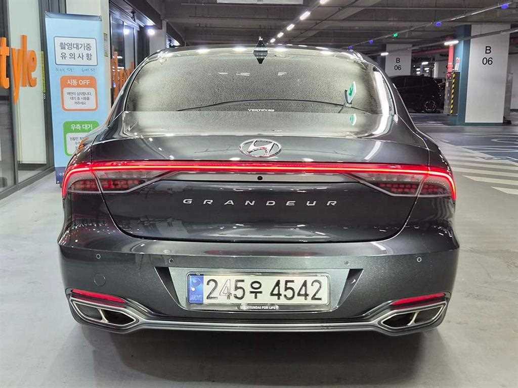 HYUNDAI Grandeur - Vista 5