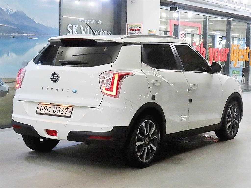 Ssangyong Tivoli - Vista 4