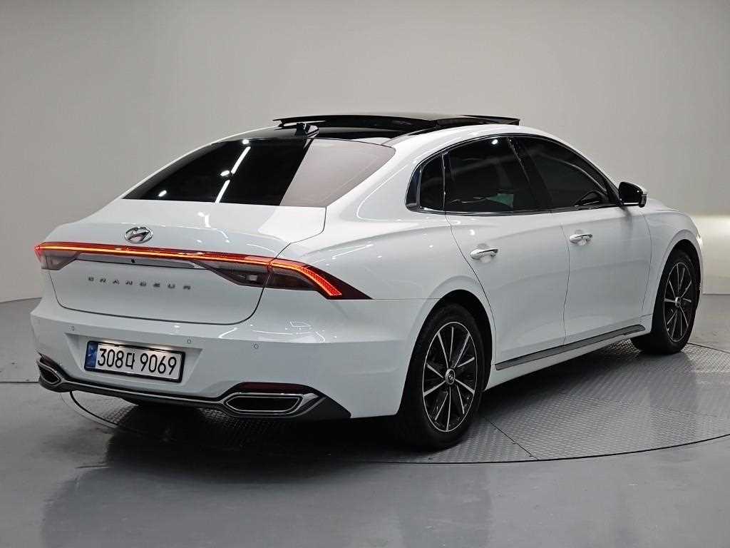 HYUNDAI Grandeur - Vista 4