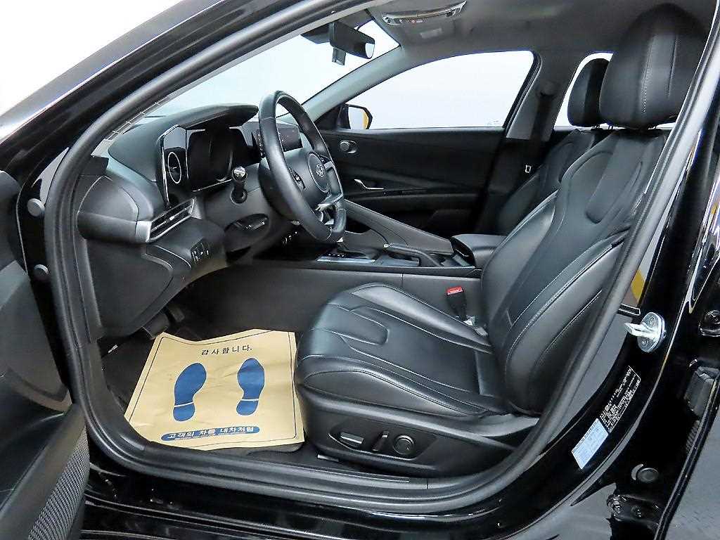 HYUNDAI Avante - Vista 5