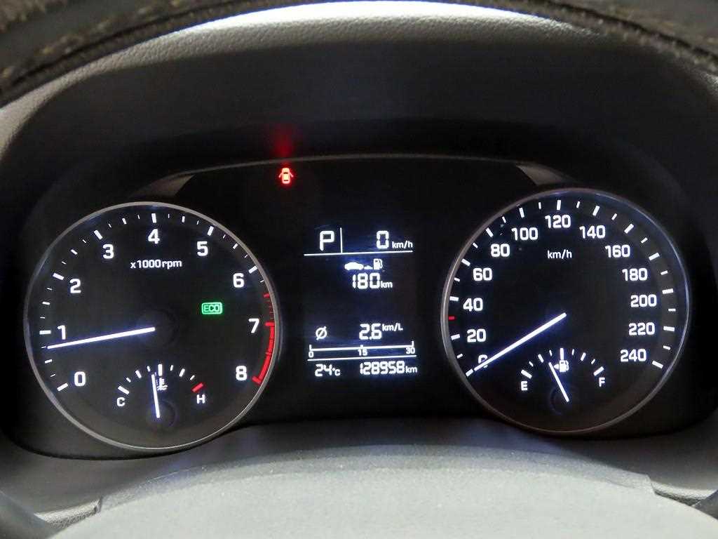 HYUNDAI Avante - Vista 5