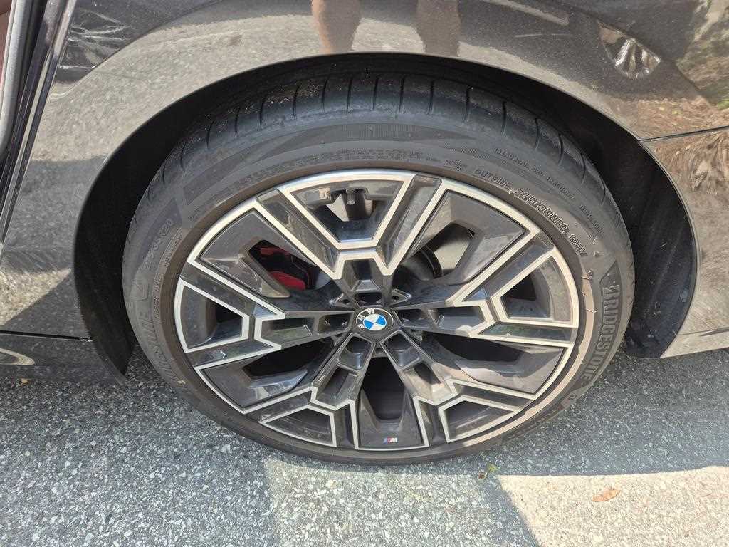 BMW 5 Series - Vista 5