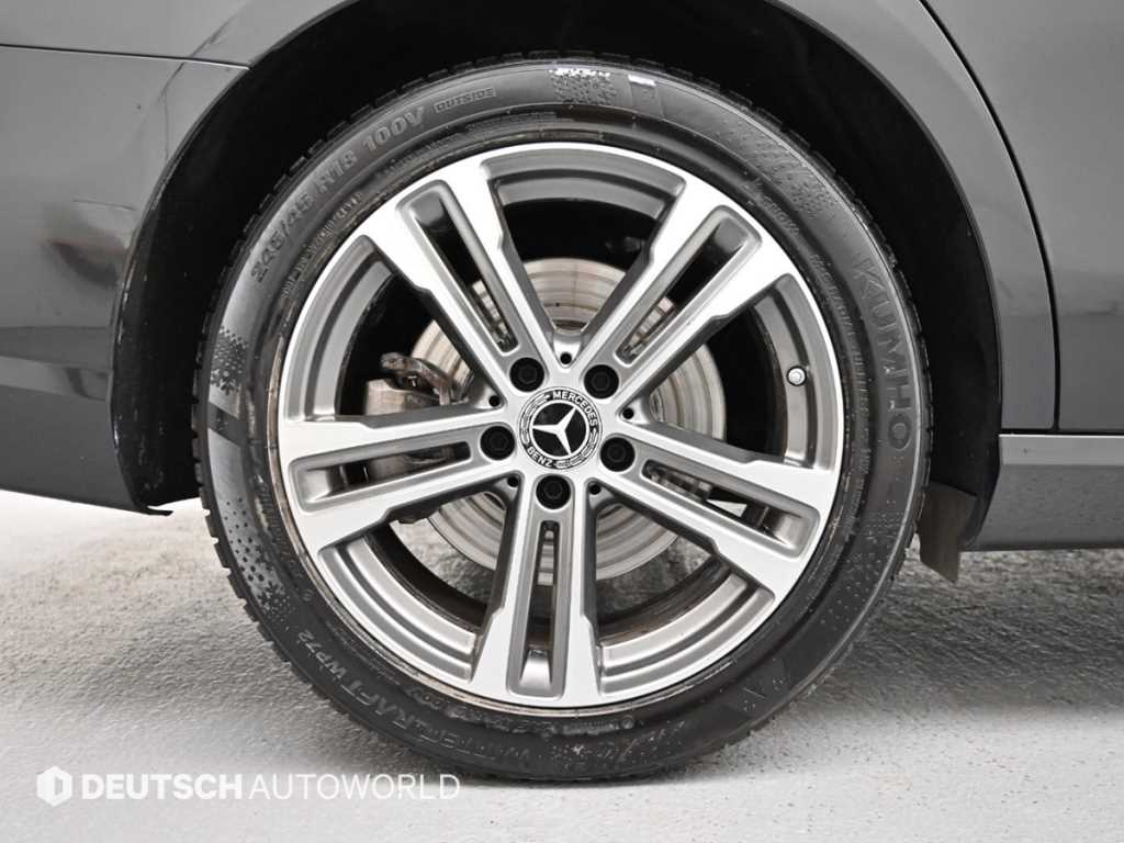 Mercedes Benz E class - Vista 5
