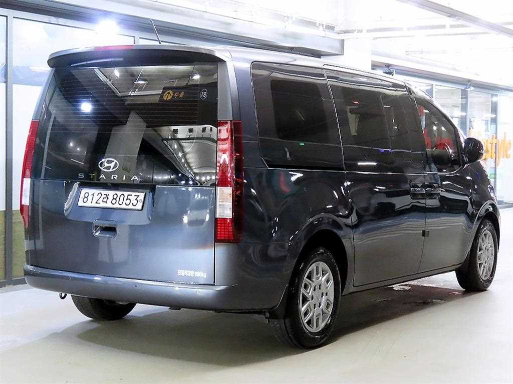 HYUNDAI Staria - Vista 4