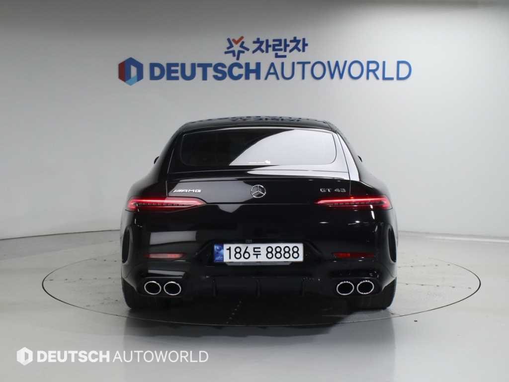 Mercedes Benz AMG GT - Vista 4