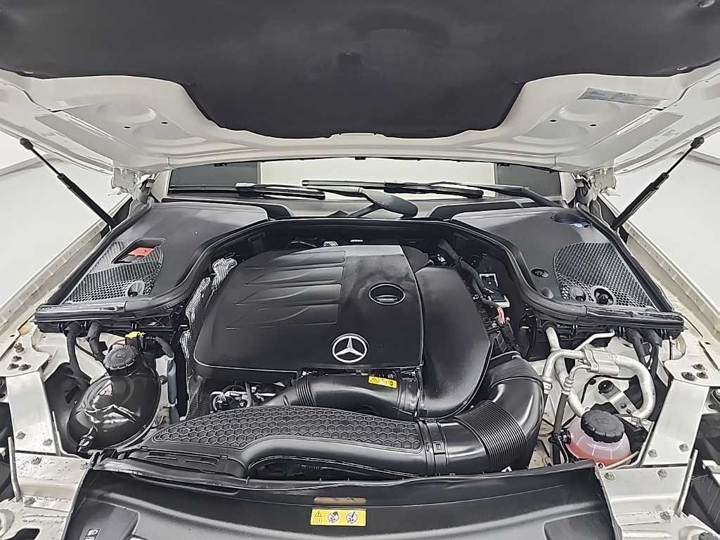 Mercedes Benz E class - Vista 5