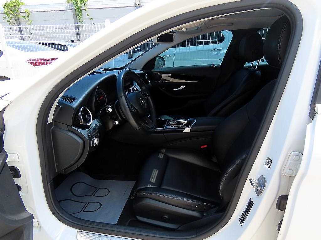 Mercedes Benz C Class - Vista 5