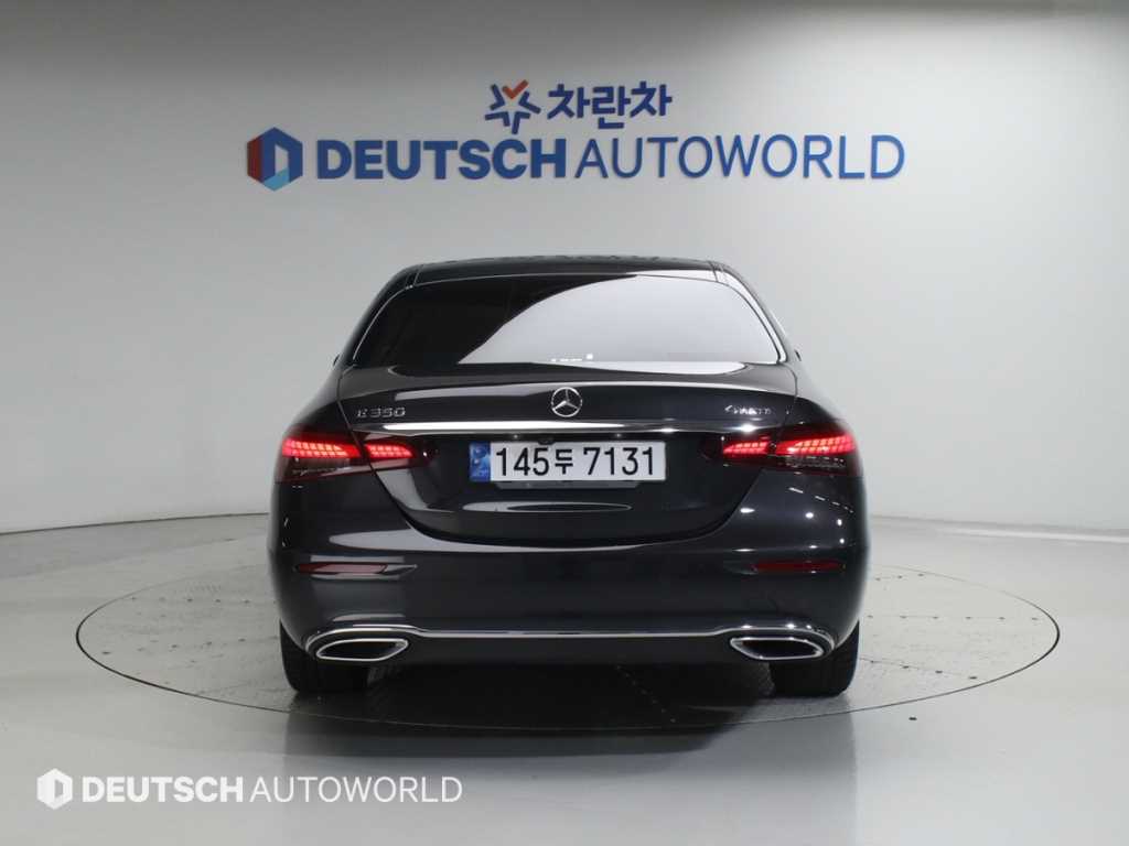 Mercedes Benz E class - Vista 4