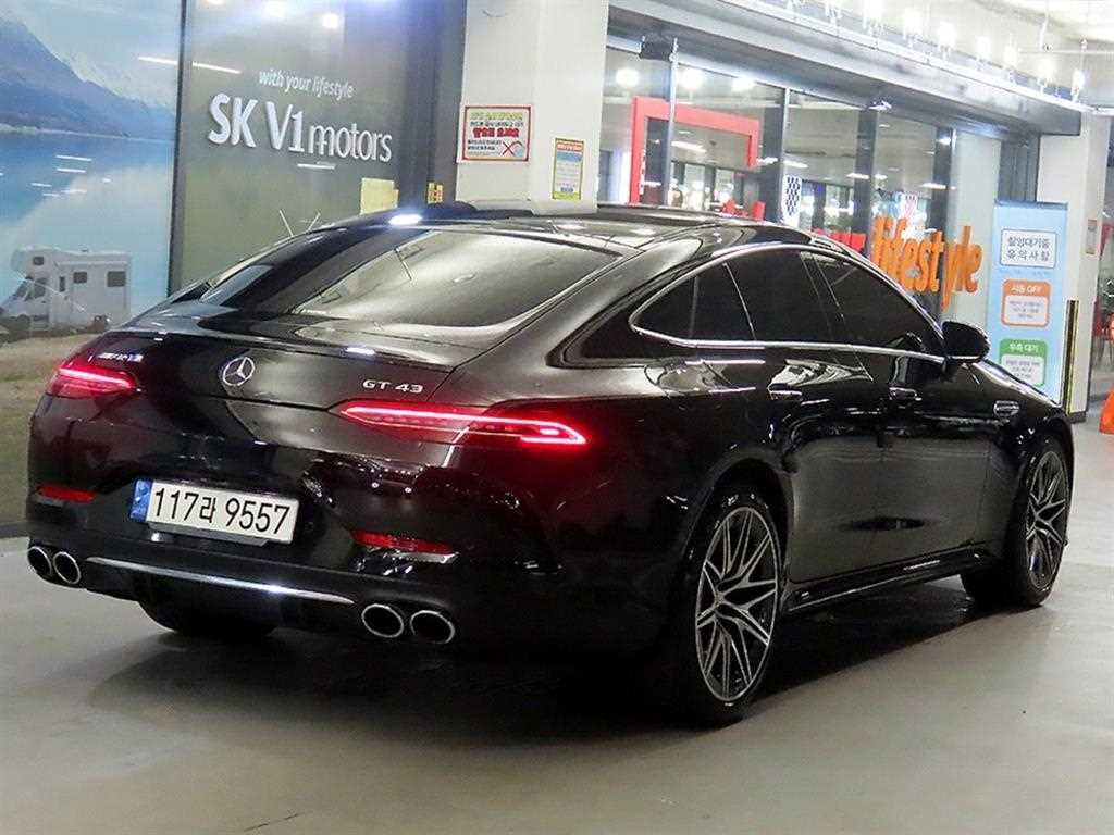 Mercedes Benz AMG GT - Vista 4