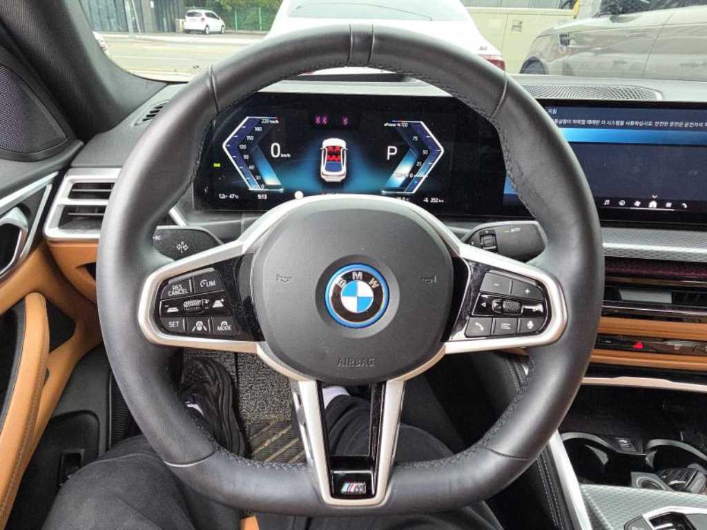 BMW i4 - Vista 5