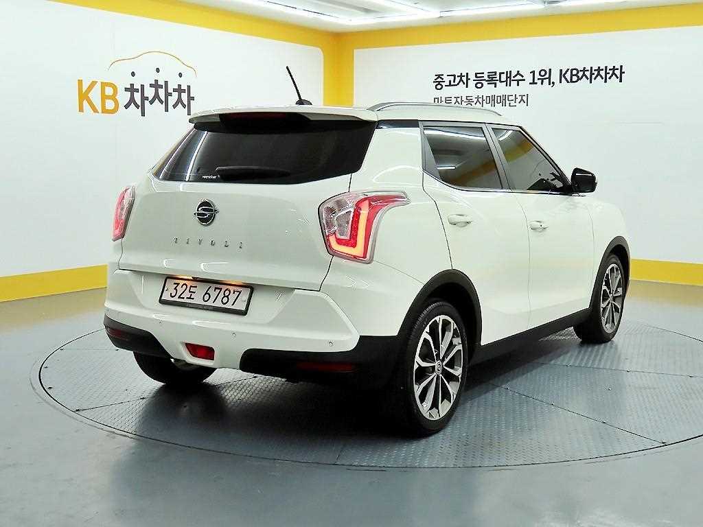 Ssangyong Tivoli - Vista 4