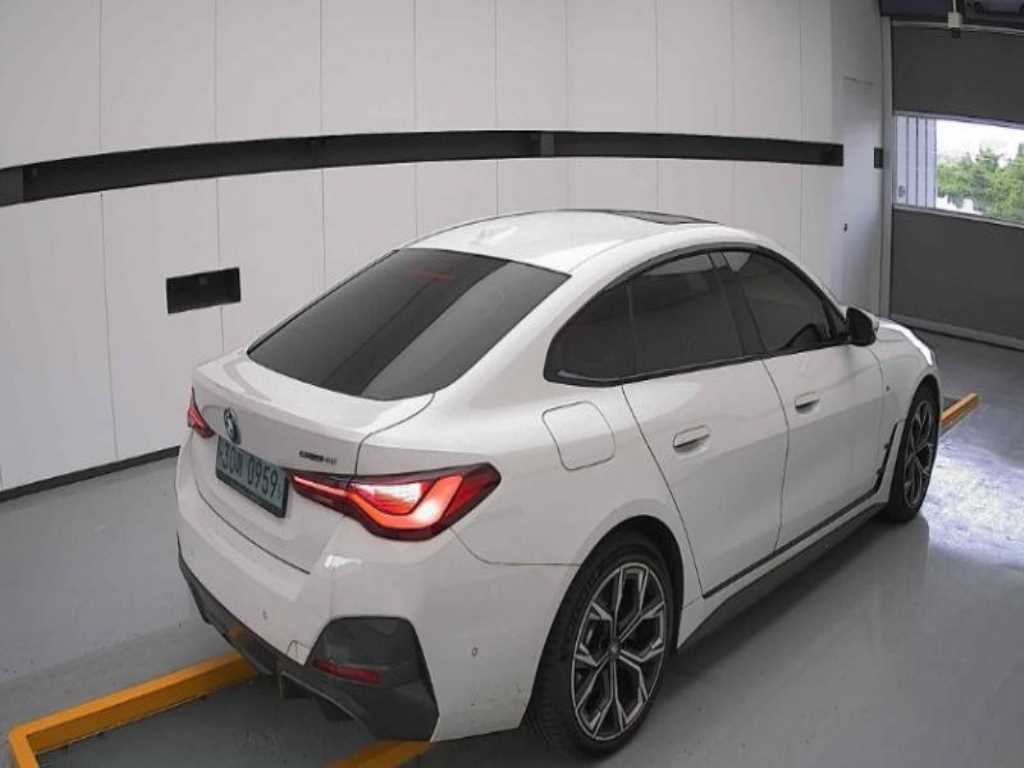 BMW i4 - Vista 5