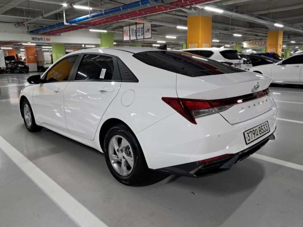 HYUNDAI Avante - Vista 4