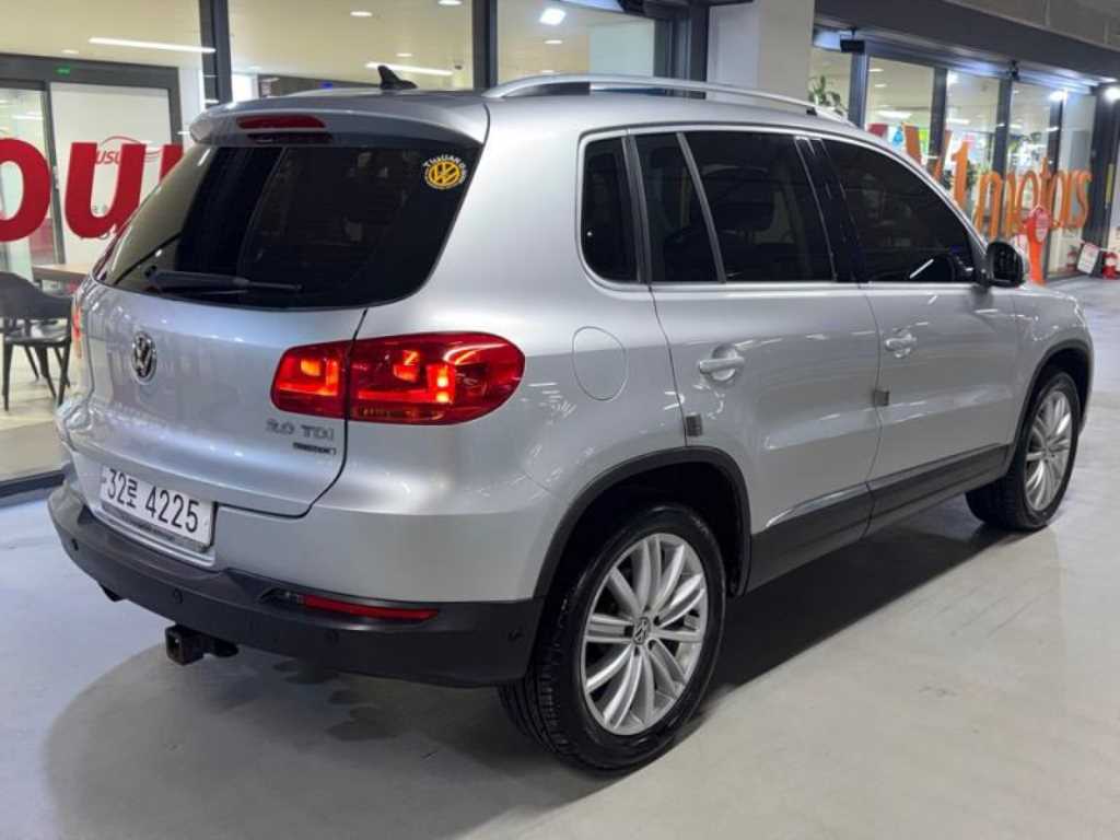 Volkswagen Tiguan - Vista 4