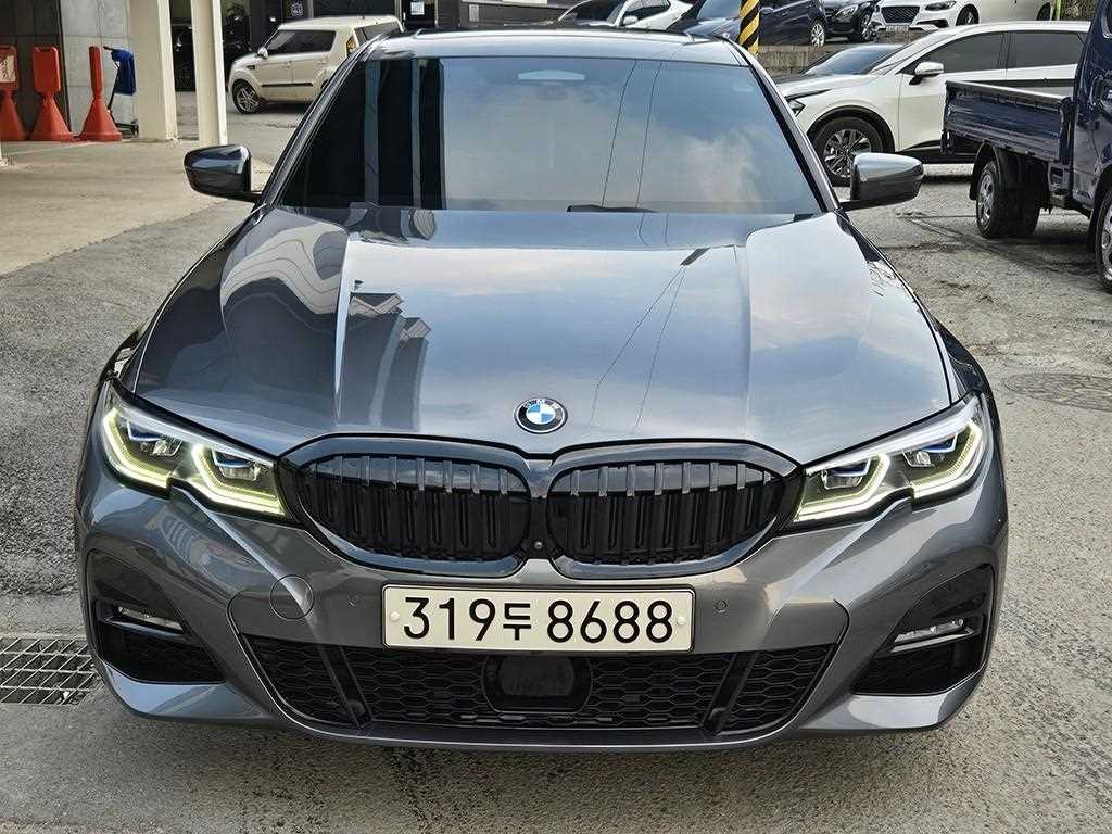 BMW 3시리즈 320i M 스포츠 사진 2/20