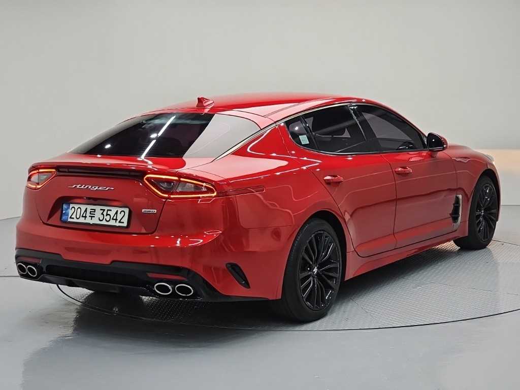 KIA Stinger - Vista 4