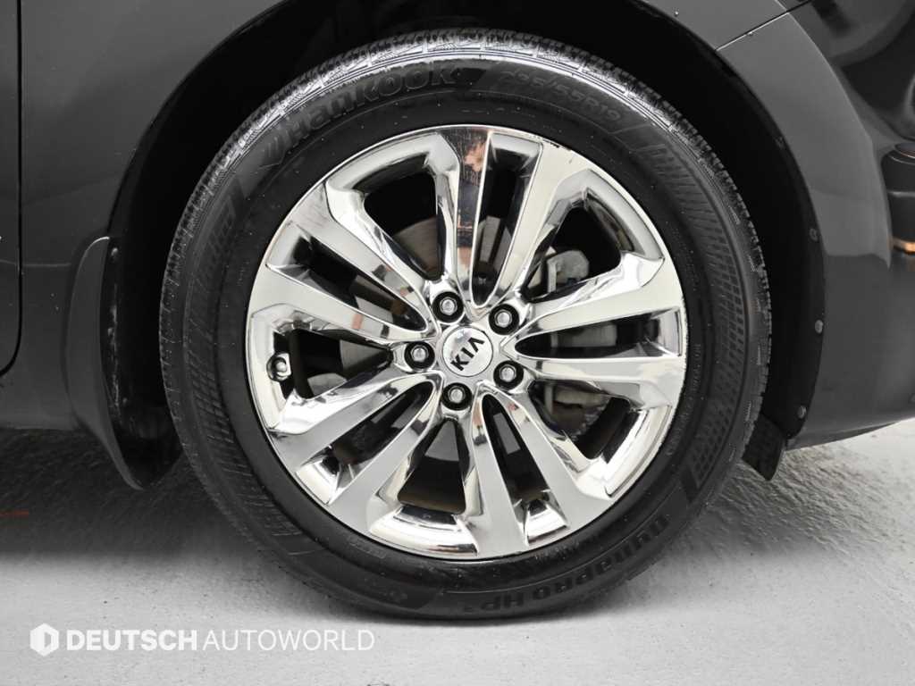 KIA Carnival - Vista 5