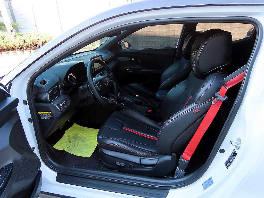 HYUNDAI Veloster - Vista 5