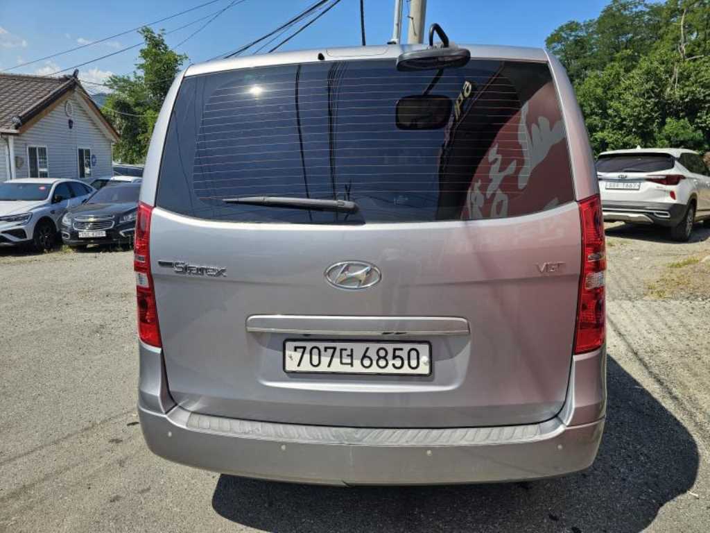 HYUNDAI Starex - Vista 4