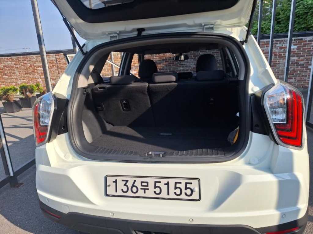 Ssangyong Tivoli - Vista 5