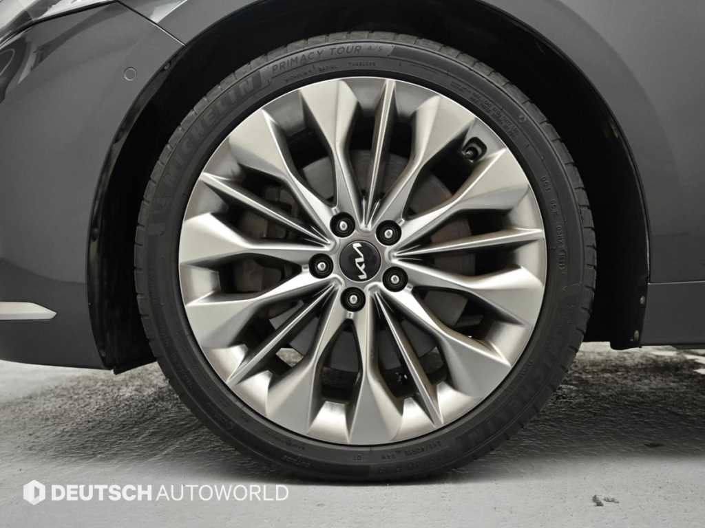 KIA K8 - Vista 5