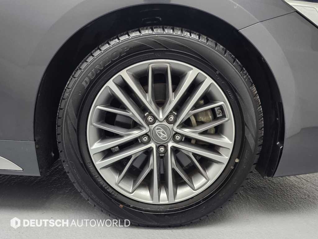 HYUNDAI Grandeur - Vista 5