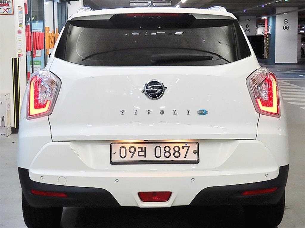 Ssangyong Tivoli - Vista 5