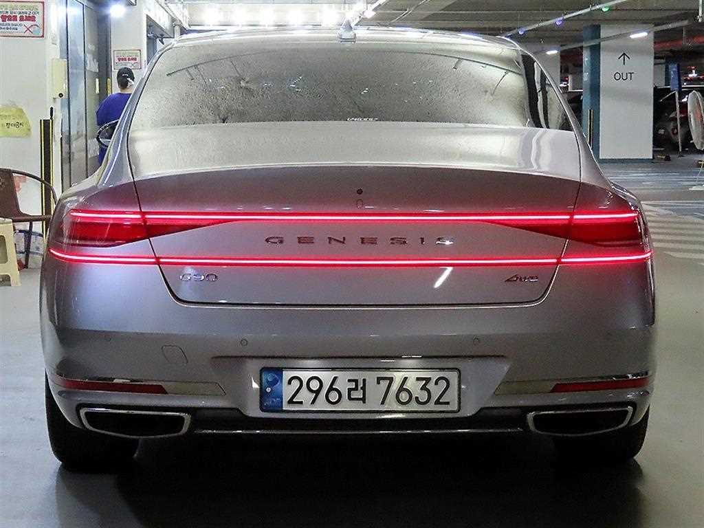 Genesis G90 - Vista 5